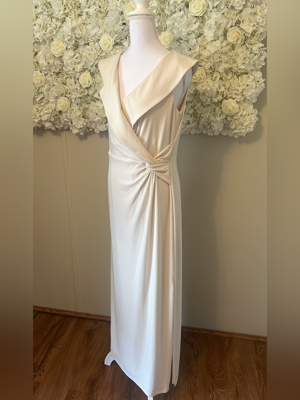 Lauren Ralph Lauren Cream Jersey Off-the-Shoulder Gown - Picture 5 of 12